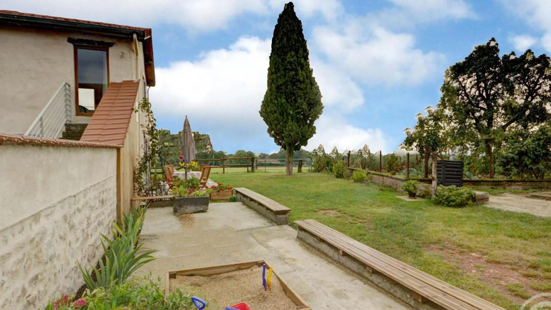 Casa vacanze Gite Amions-Vézelin, 2 bedrooms, 4 persons - FR-1-496-226