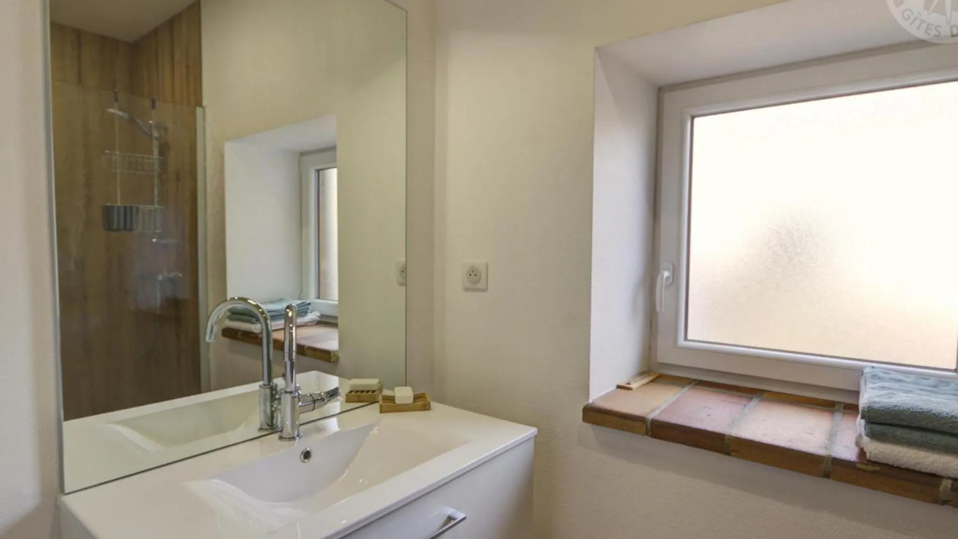 Gite Amions-Vézelin, 2 bedrooms, 4 persons - FR-1-496-226