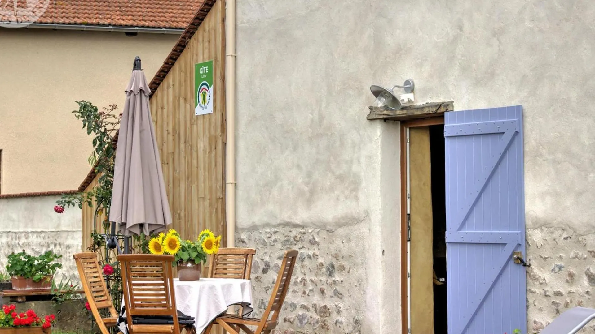 Casa vacanze Gite Amions-Vézelin, 2 bedrooms, 4 persons - FR-1-496-226